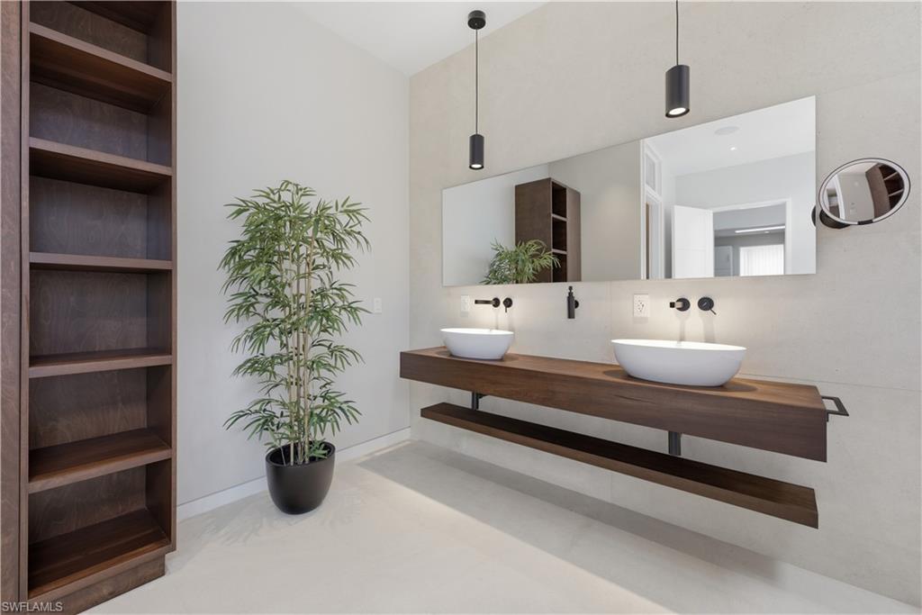 OLDE NAPLES - Residential Lease