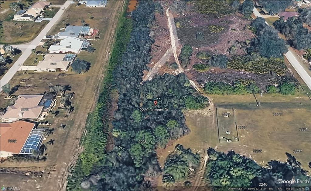1/2 acres lot ** close to a very built up area **