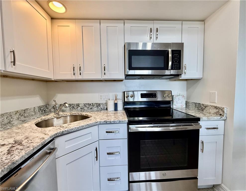 BAYSIDE VILLAS - Residential