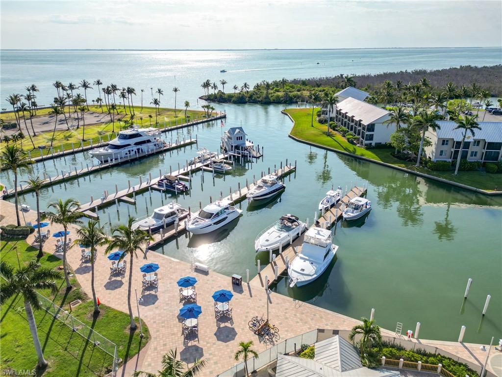 BAYSIDE VILLAS - Residential