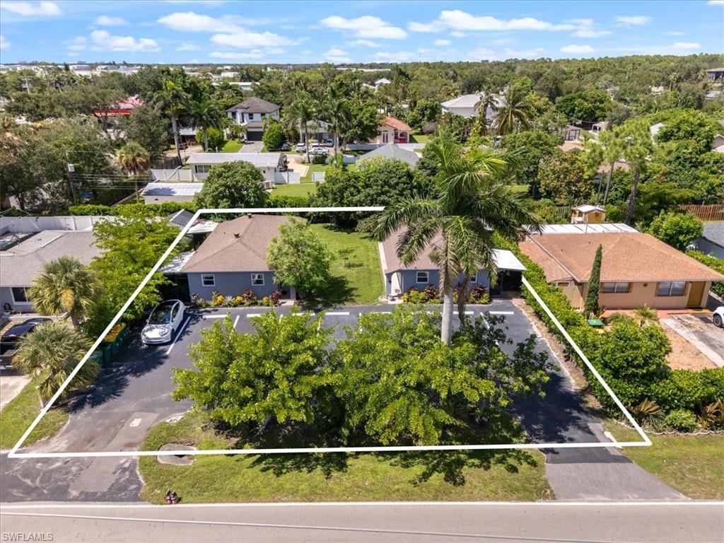 NAPLES VILLAS - Residential Income