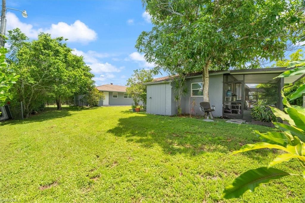 NAPLES VILLAS - Residential Income