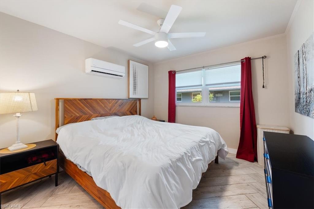 NAPLES VILLAS - Residential Income