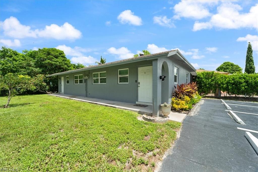 NAPLES VILLAS - Residential Income