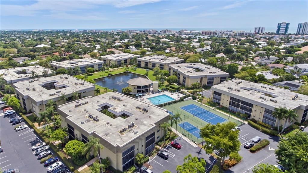 HIDDEN LAKE VILLAS - Residential