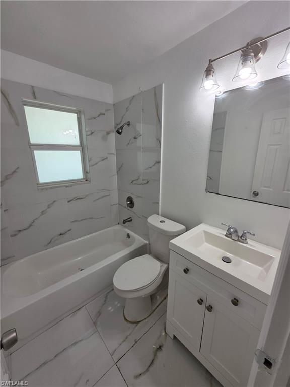 Renovated 2/1 unit with impact windows and doors.  Nice size yard.  Plenty of parking.
