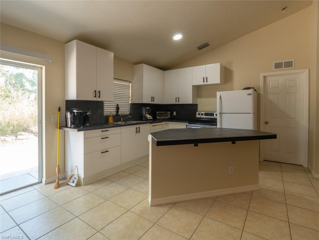 SAN CARLOS PARK - Residential Income