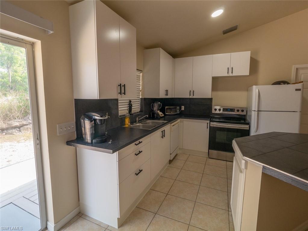 SAN CARLOS PARK - Residential Income