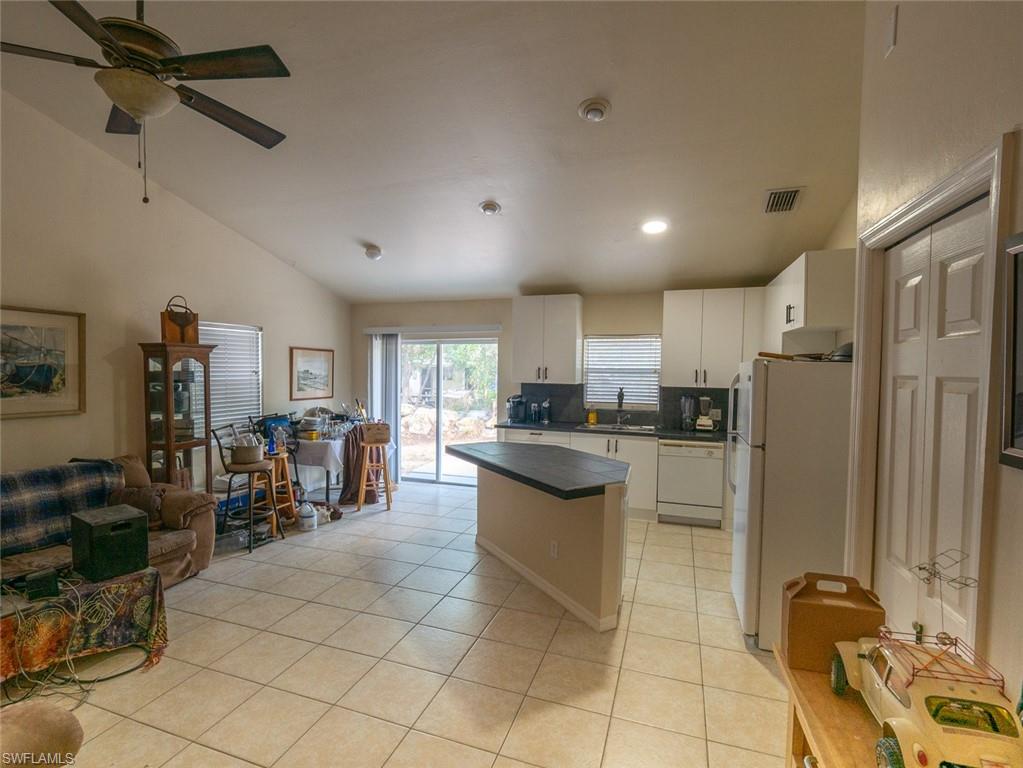 SAN CARLOS PARK - Residential Income