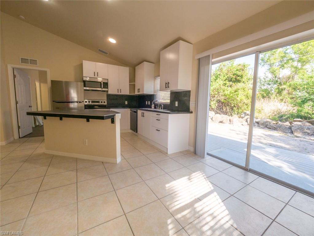 SAN CARLOS PARK - Residential Income