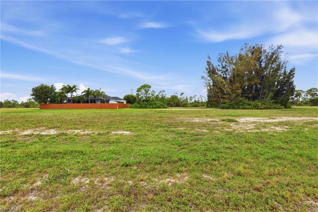 CAPE CORAL - Land