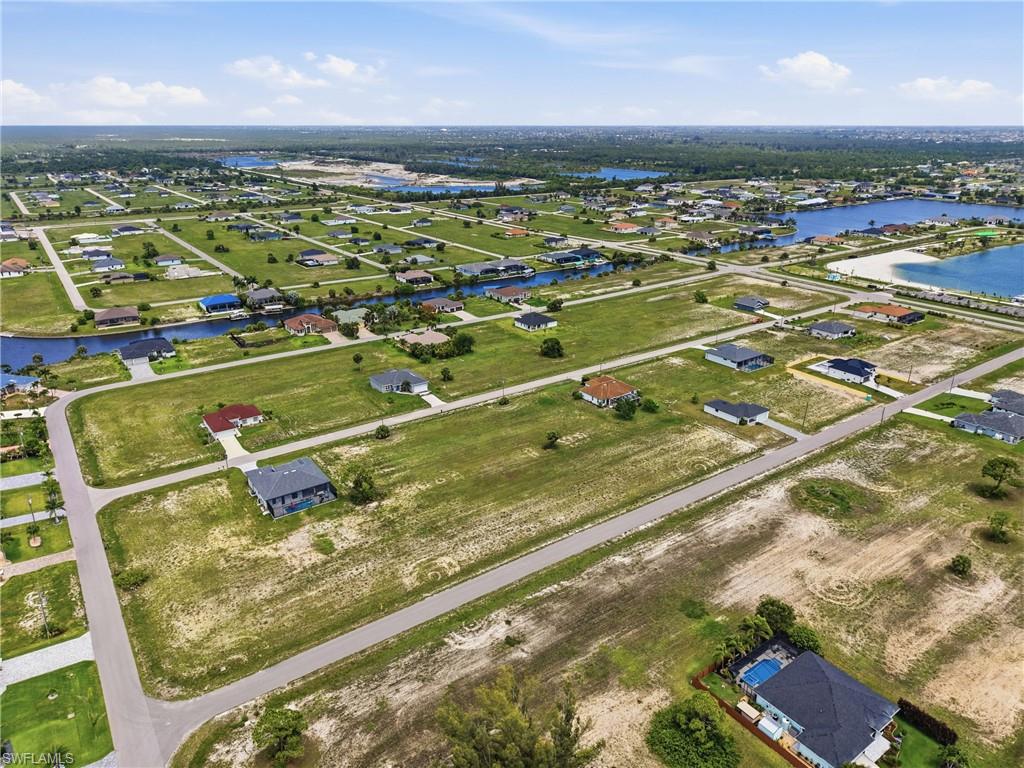 CAPE CORAL - Land