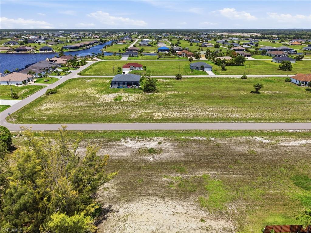 CAPE CORAL - Land