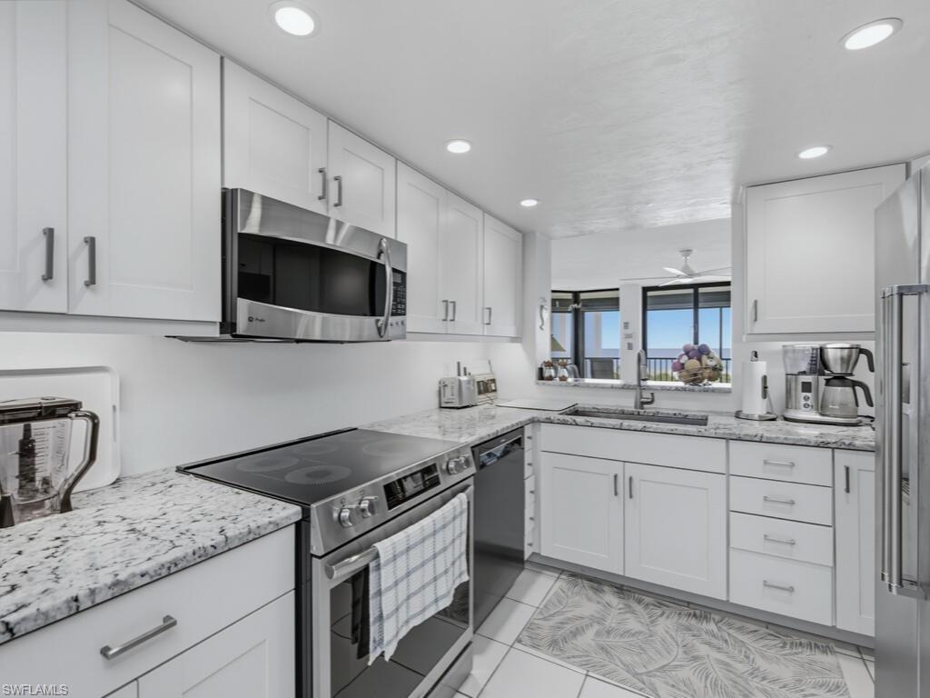 VANDERBILT BEACH - Residential