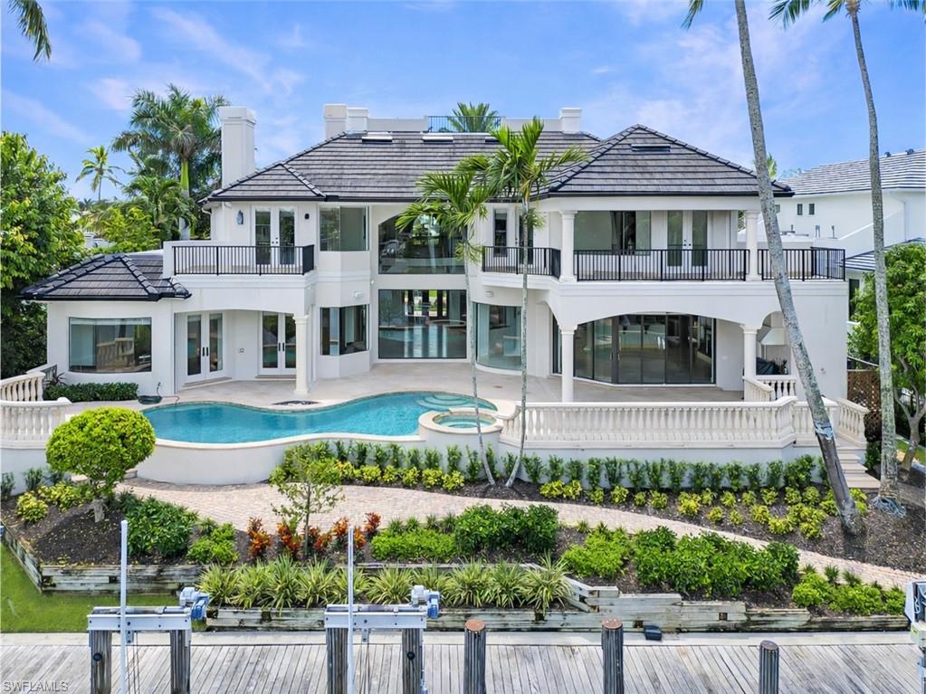 AQUALANE SHORES - Residential