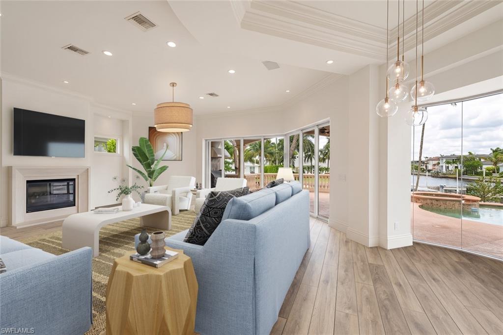 AQUALANE SHORES - Residential