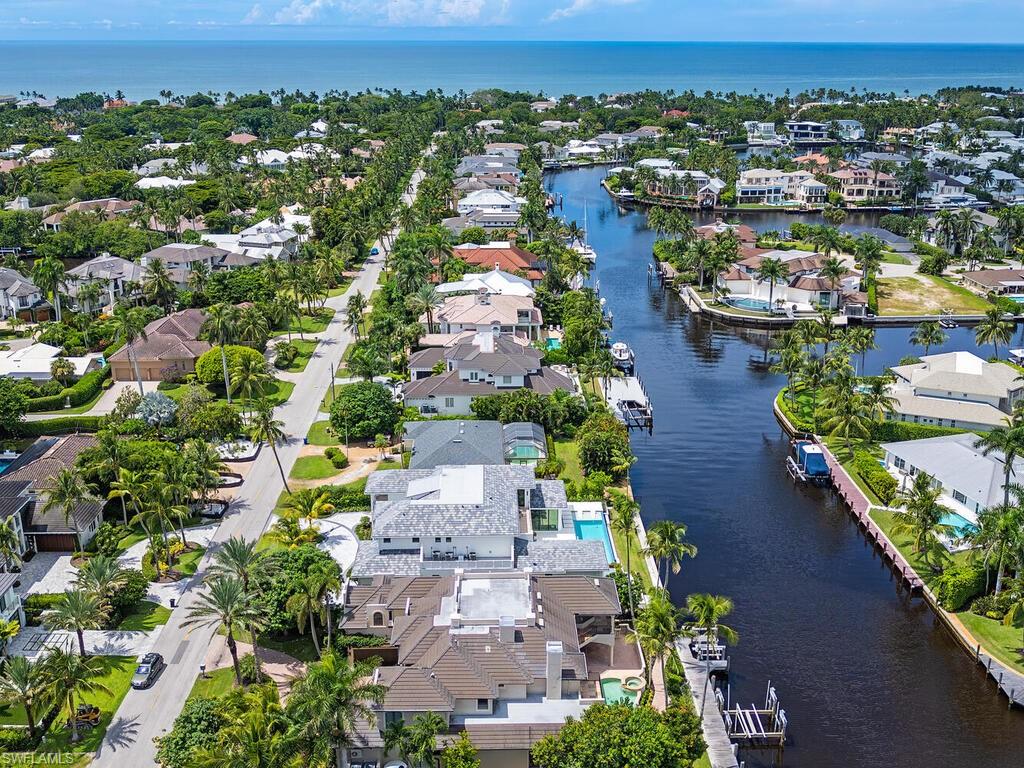 AQUALANE SHORES - Residential