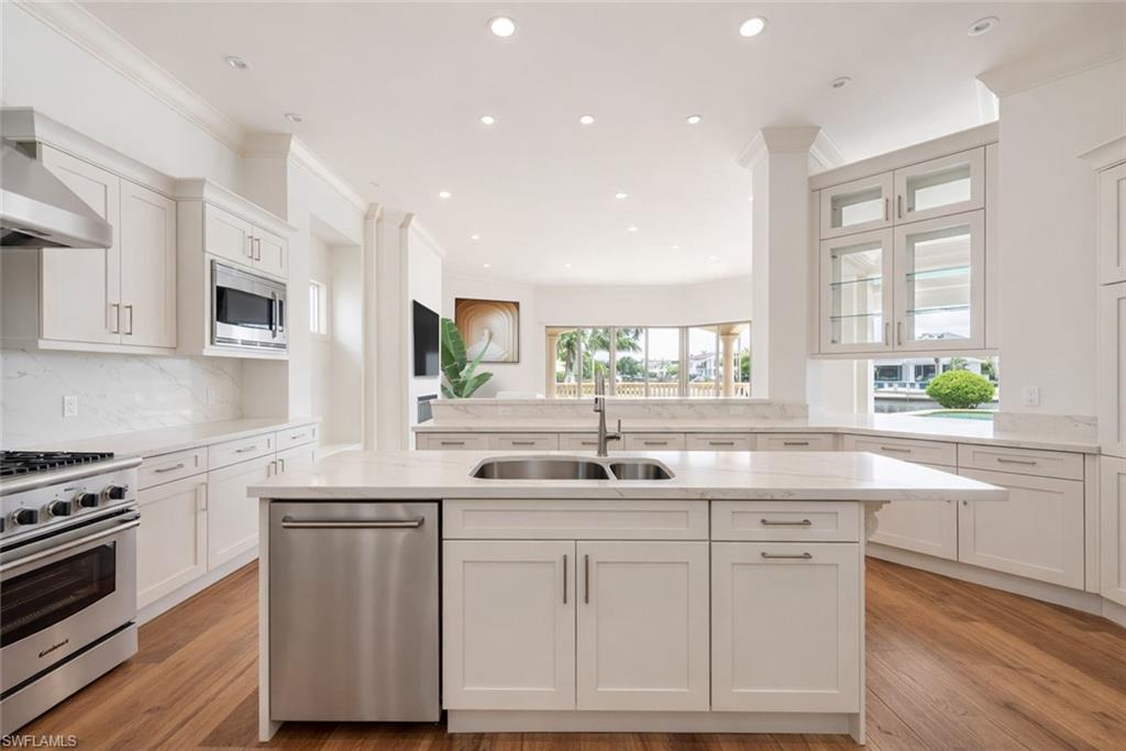 AQUALANE SHORES - Residential