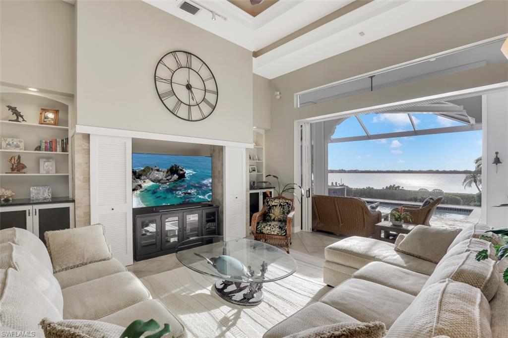 MARCO BEACH - Residential