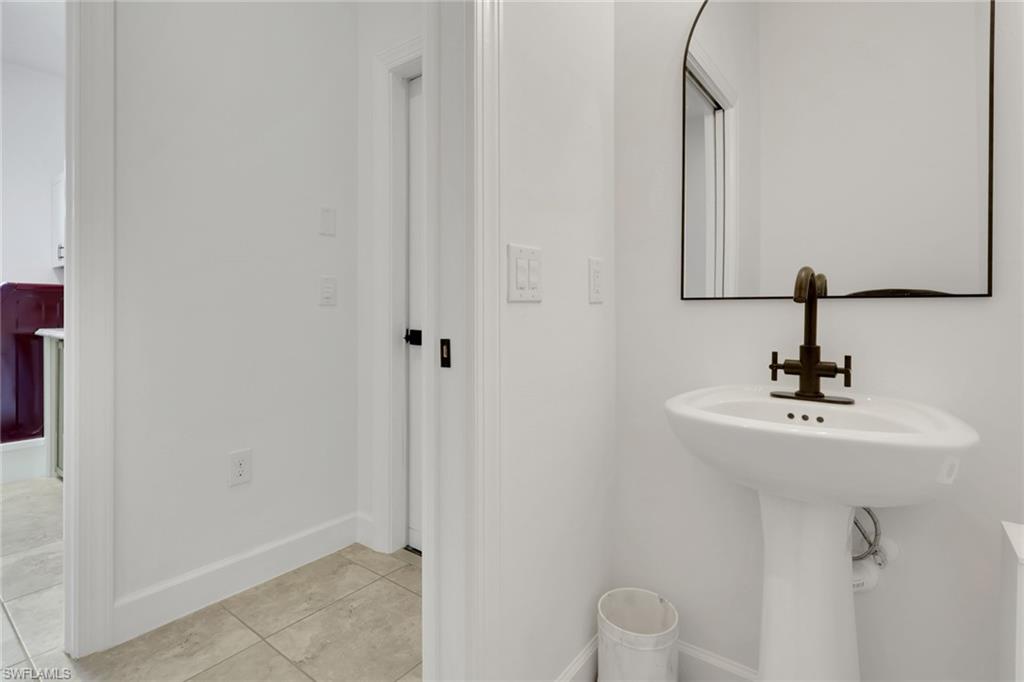 ESTERO POINTE - Residential