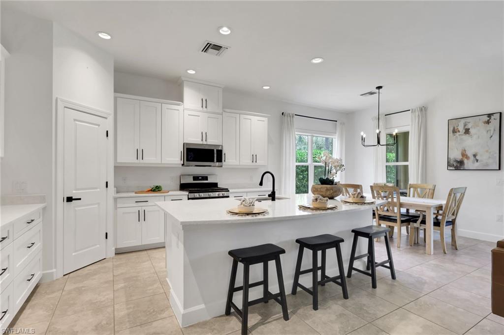 ESTERO POINTE - Residential