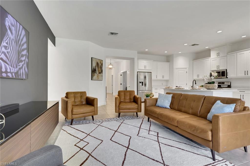 ESTERO POINTE - Residential