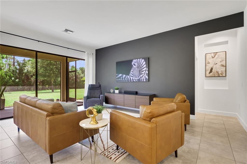ESTERO POINTE - Residential