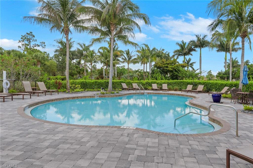 ESTERO POINTE - Residential