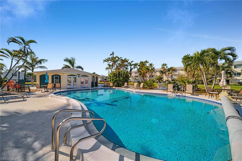 STRATFORD PLACE CONDO - Residential