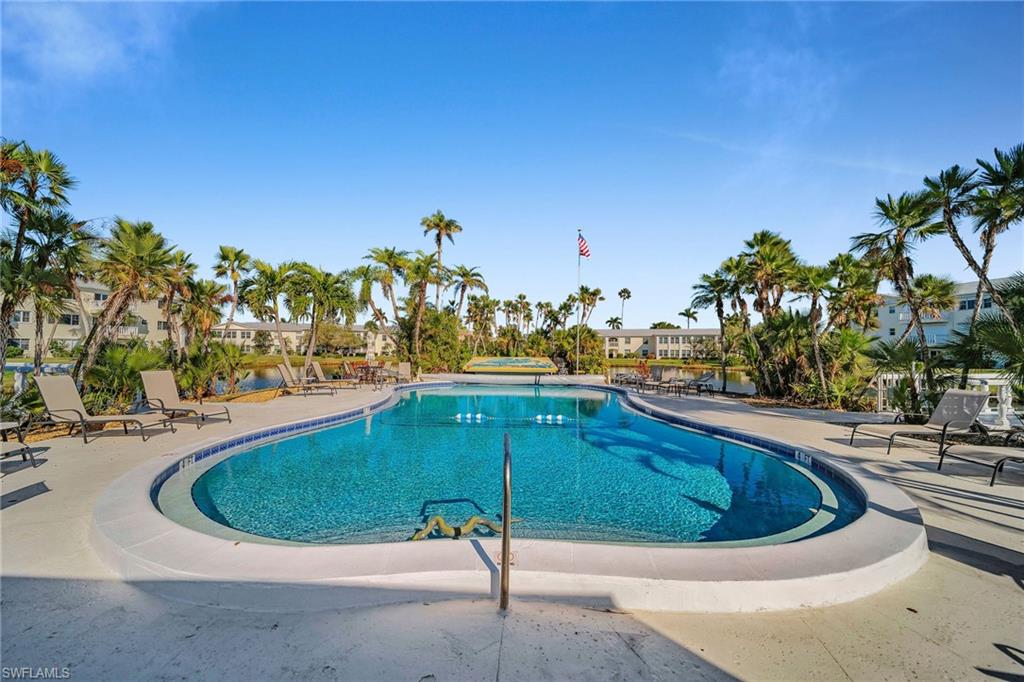 STRATFORD PLACE CONDO - Residential