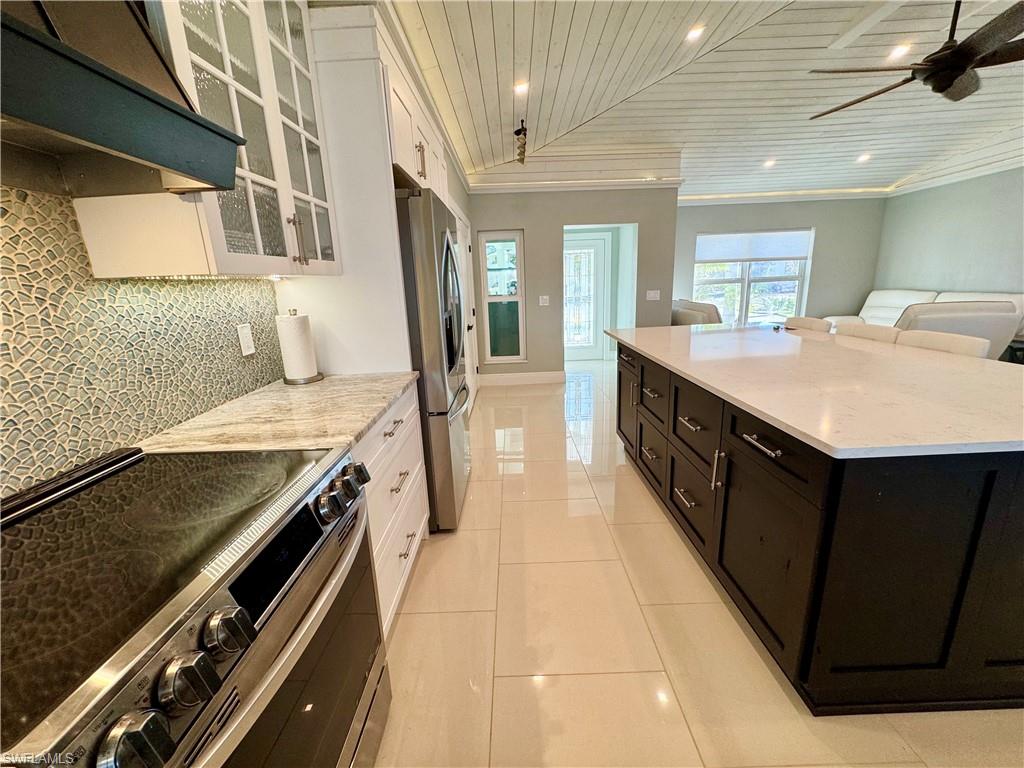 LAGUNA SHORES - Residential