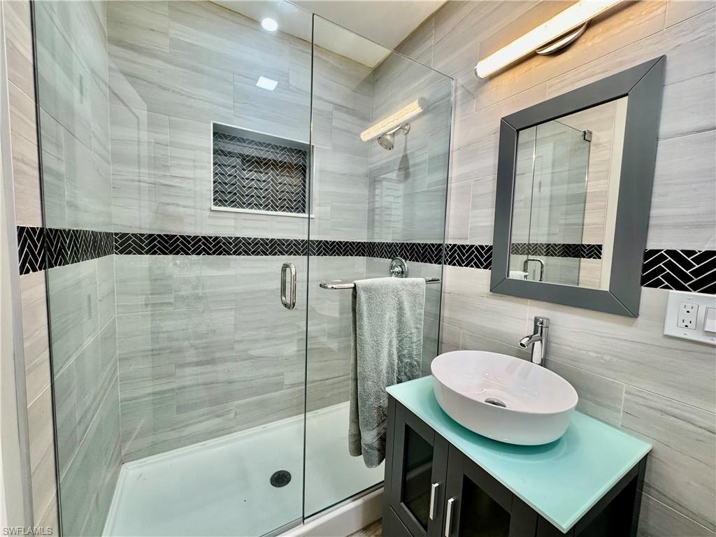 LAGUNA SHORES - Residential