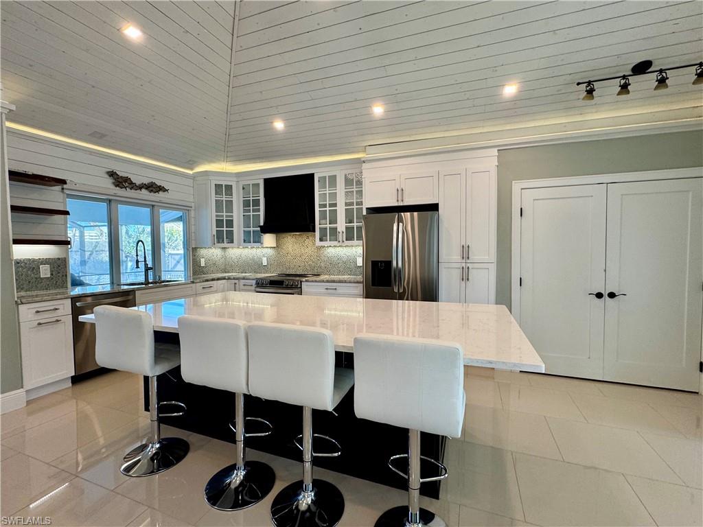 LAGUNA SHORES - Residential