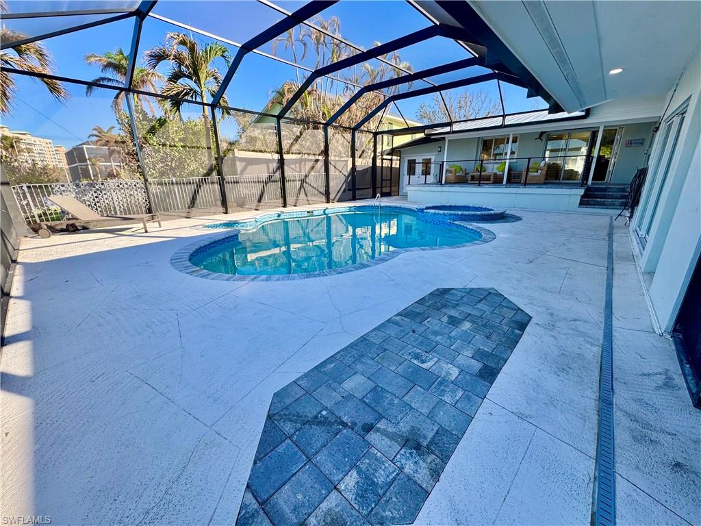LAGUNA SHORES - Residential