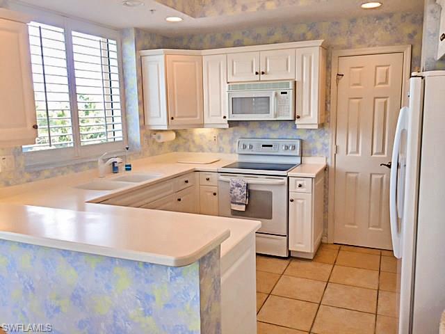 TOWER POINTE AT ARBOR TRACE - Residential