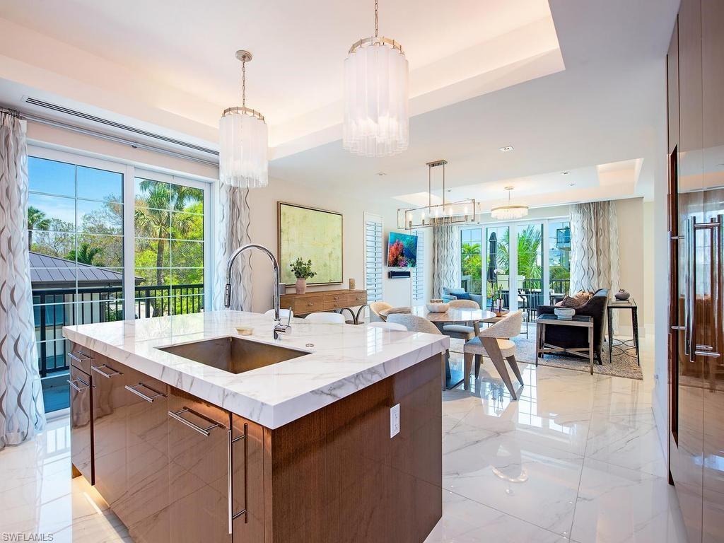 RESIDENCES AT 5TH & 5TH - Residential