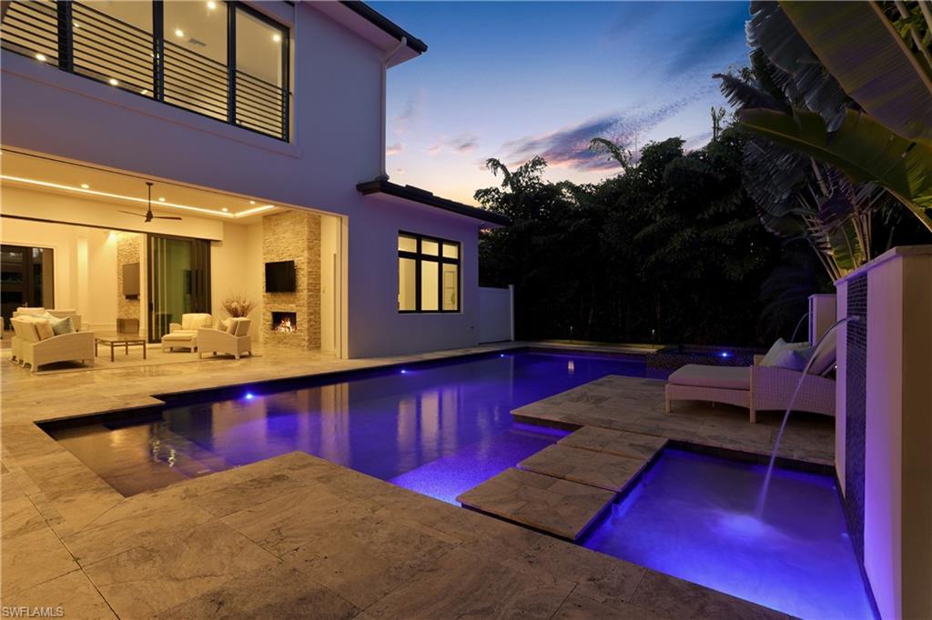 MOORINGS - Residential