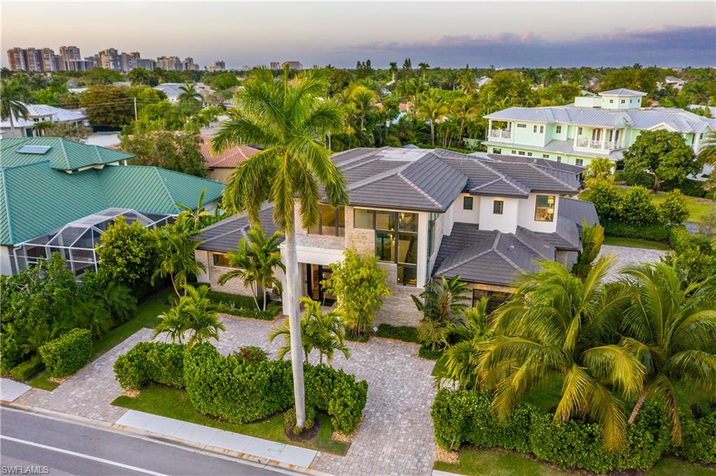 MOORINGS - Residential