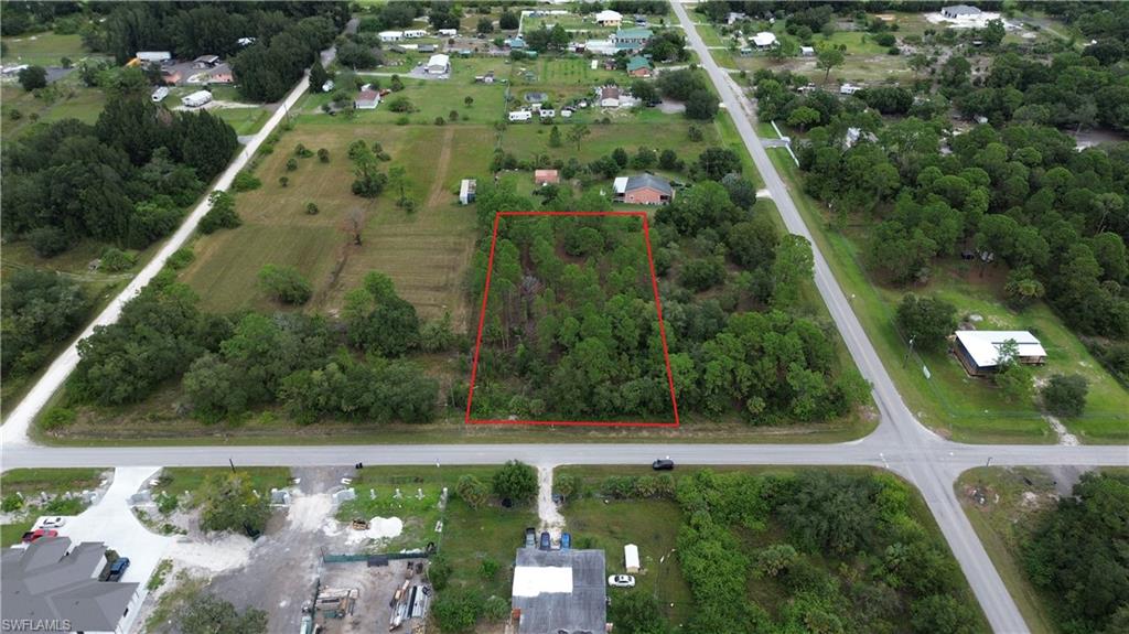 1.25 acres for sale in Montura Ranches, a horse and golf-cart friendly rural community located in Hendry County, 20 min from the City of Clewiston and 1.5 hr from each coast. This growing community allows site-built homes, Modular and Manufactured Homes. Property will need septic and well. Property is already surveyed. Property's frontage is Avenida Del Sur a paved road and close to the Montura Clubhouse and convenience stores. Close to CT RD 833. This community has a clubhouse and poolhouse available to residents for no charge. NO HOA's. Enjoy the land and Florida weather year-round. Pay no city taxes.