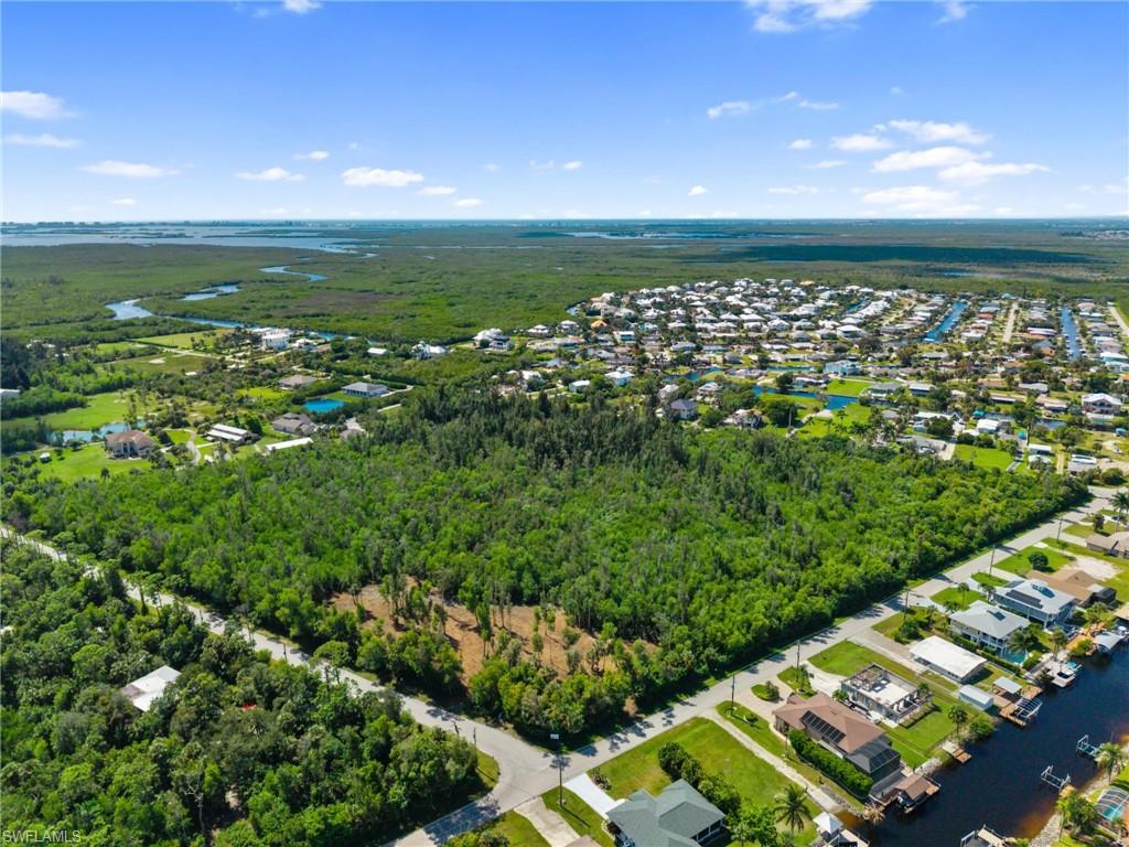 CREEKSIDE ESTATES - Land