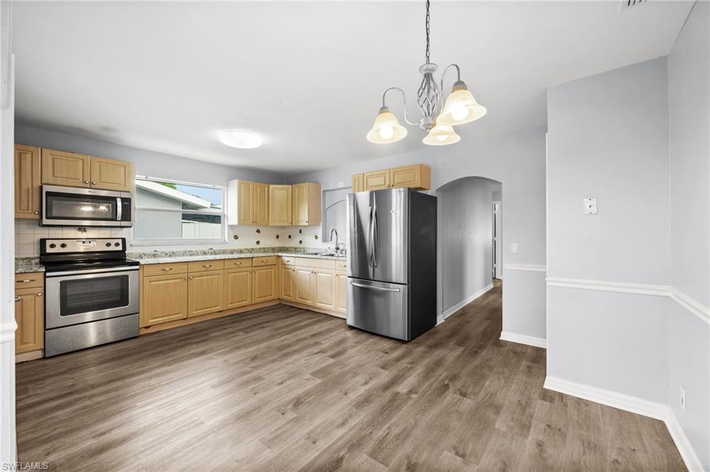 NAPLES PARK - Residential Income