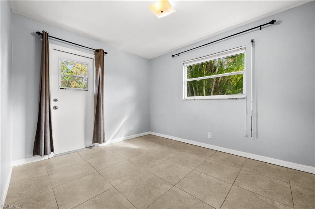 NAPLES PARK - Residential Income