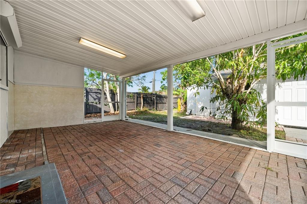 NAPLES PARK - Residential Income