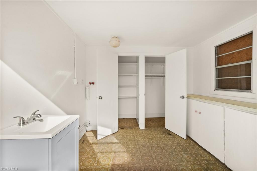 NAPLES PARK - Residential Income