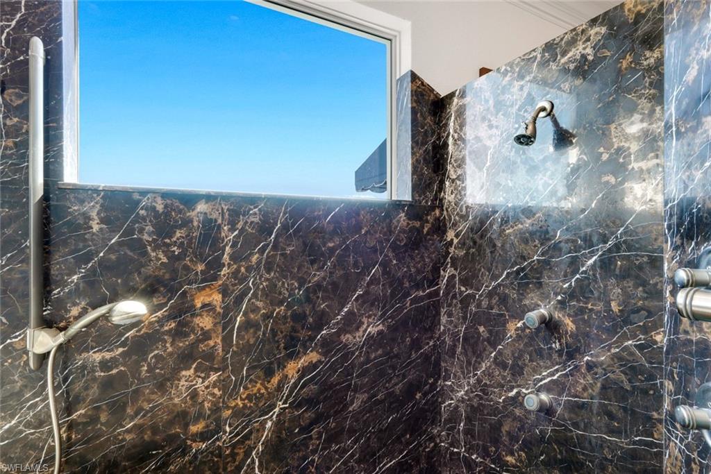 MARCO CAT PENTHOUSE - Residential