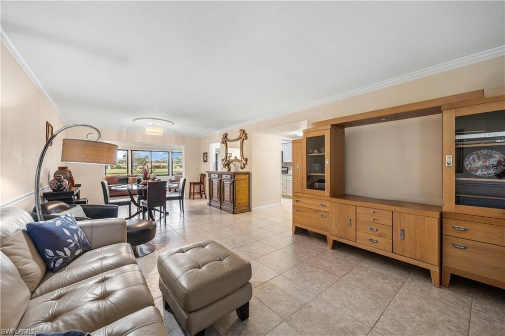 LAKEWOOD VILLAS - Residential Lease