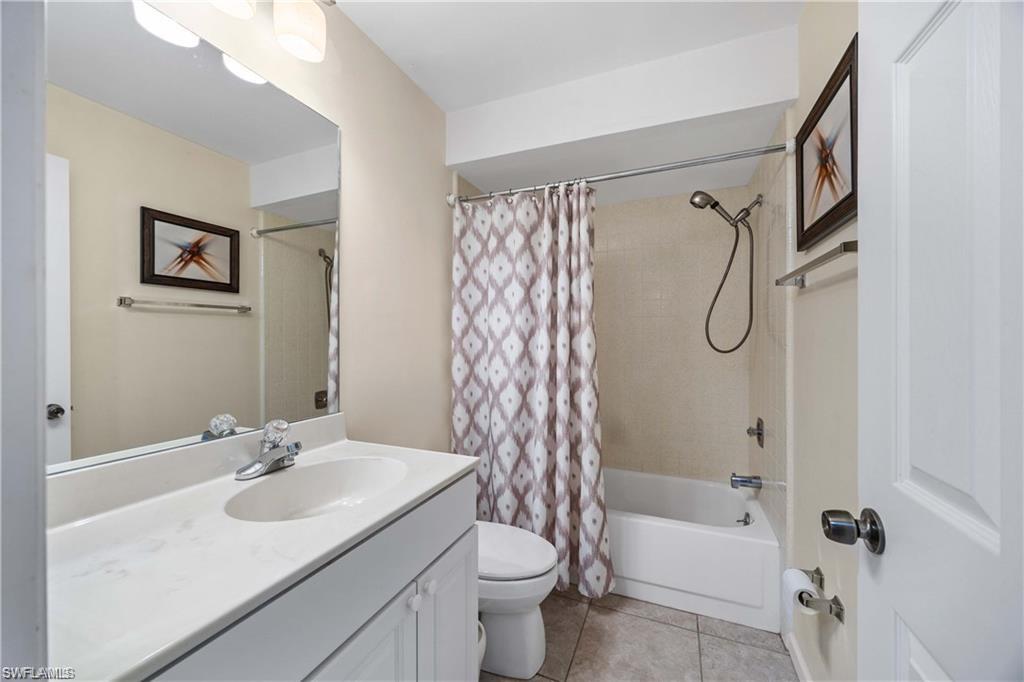 LAKEWOOD VILLAS - Residential Lease