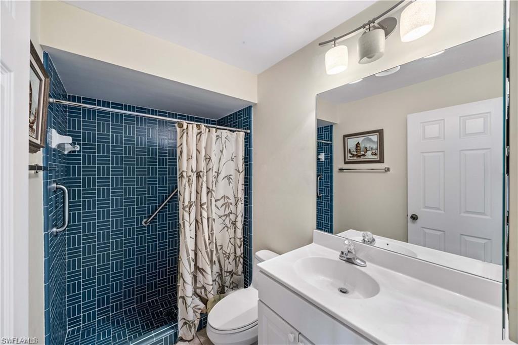 LAKEWOOD VILLAS - Residential Lease
