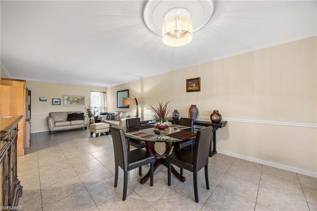 LAKEWOOD VILLAS - Residential Lease