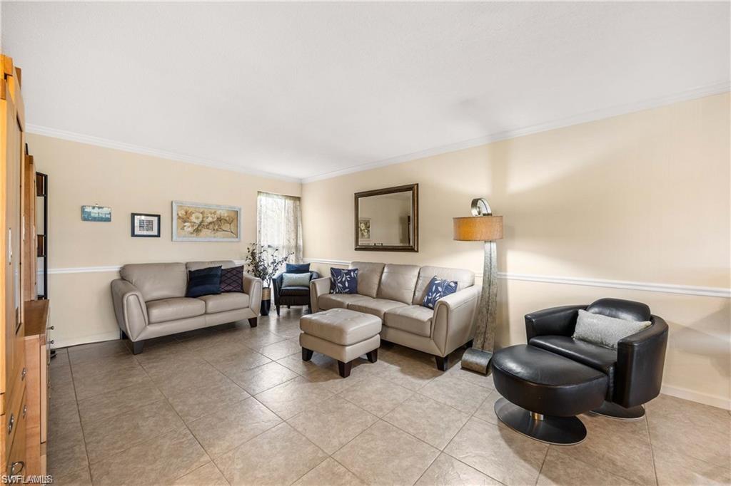 LAKEWOOD VILLAS - Residential Lease